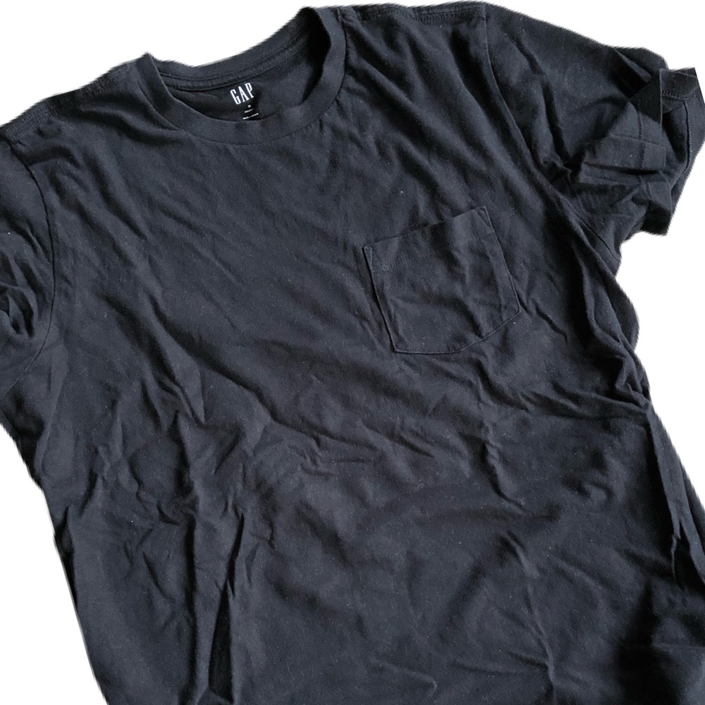 GAP men’s T-shirt with front pocket